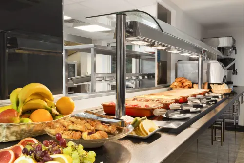 Ramada by Wyndham Hounslow - Heathrow East Featured Photos