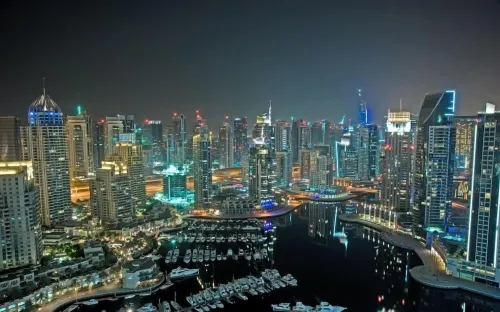 Media One Hotel Dubai Рядом с отелем Photos