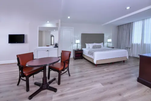 Krystal Satelite Maria Barbara Rooms Photos