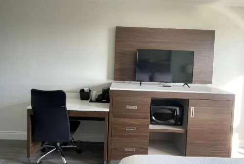 Super 8 by Wyndham Peterborough Photos
