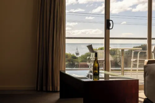 Beachfront Bicheno Rooms Photos