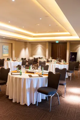 JA Ocean View Hotel, Jumeirah Beach Dubai Бизнес-удобства Photos