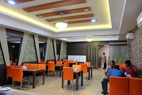 Holiday Hotel Batam Dining Photos