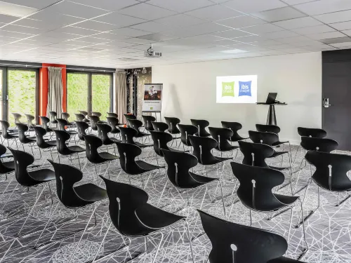 Ibis Budget Cognac Espaces Affaires Photos