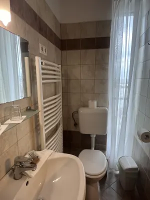 Hotel Rose City Zimmer Photos