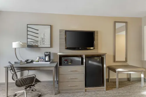 Best Western Plus Executive Inn Photos
