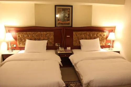 Saffron Hotel Rooms Photos