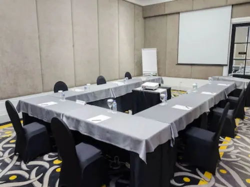 Hotel Ciputra World Surabaya managed by Swiss-Belhotel International  Fasilitas Bisnis Photos