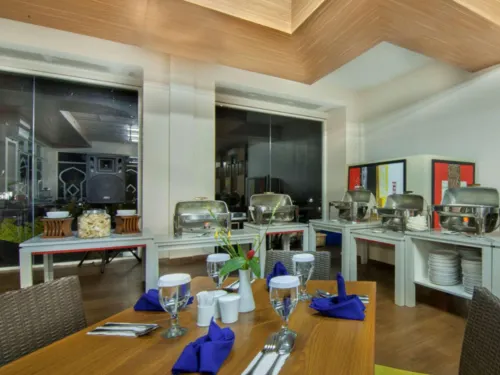 The Rizen Hotel Makanan Photos