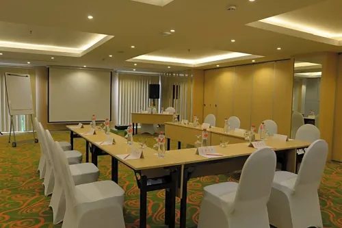 Harris Hotel Kuta Galleria - Bali Fasilitas Bisnis Photos