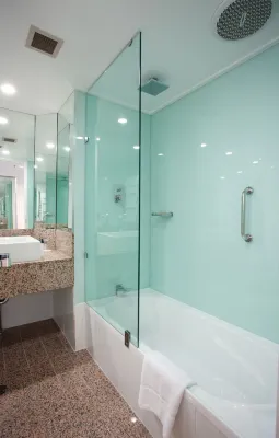 Hotel Grand Chancellor Hobart Photos