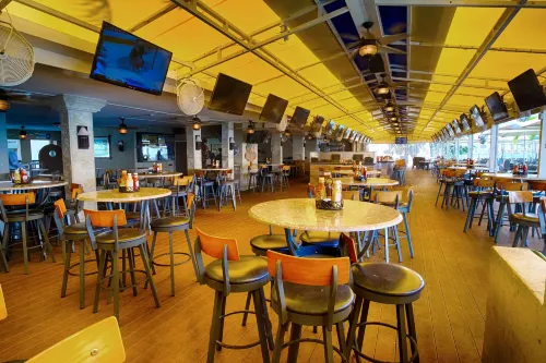 Palm Tree Club Miami Hotel Dining Photos