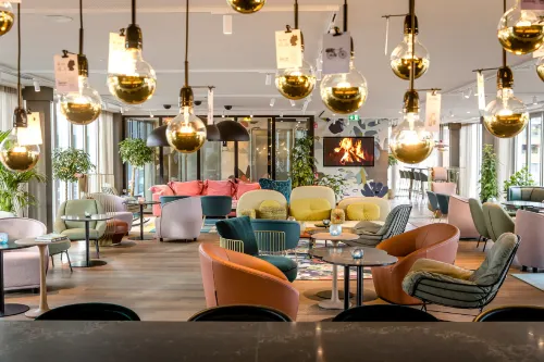 Motel One Rotterdam Öffentliche Flächen Photos