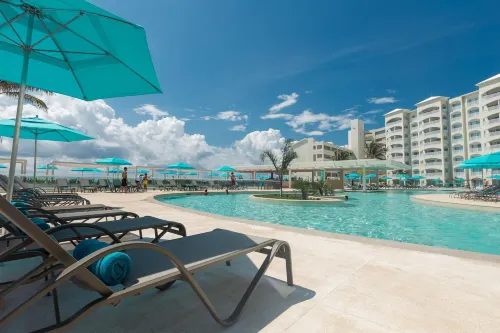 Hilton Cancun Mar Caribe All-Inclusive Resort Featured Photos