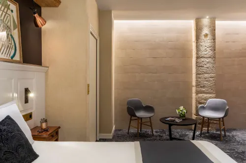 Hotel Ducs de Bourgogne Rooms Photos