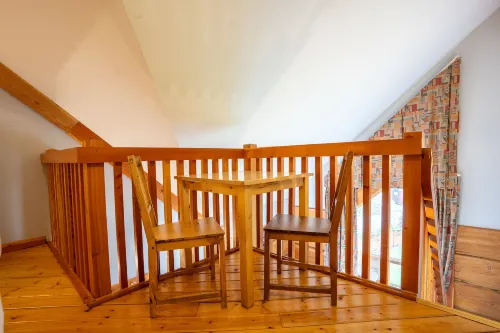 Basecamp Lodge Golden Rooms Photos
