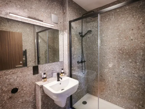 The Royal Toby Hotel Zimmer Photos