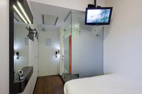 EasyHotel Amsterdam City Centre South Chambres Photos