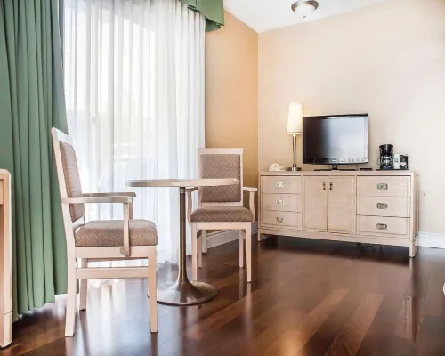 Quality Hotel Fallsview Cascade Rooms Photos