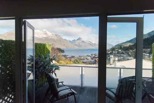 Queenstown House Bed & Breakfast and Apartments Circondario Photos