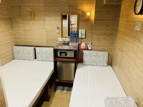 Sleep In Hotel Restauration Photos