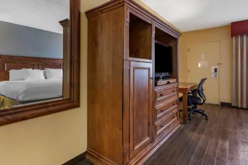 Best Western Plus Kings Inn  Suites Kamar Photos