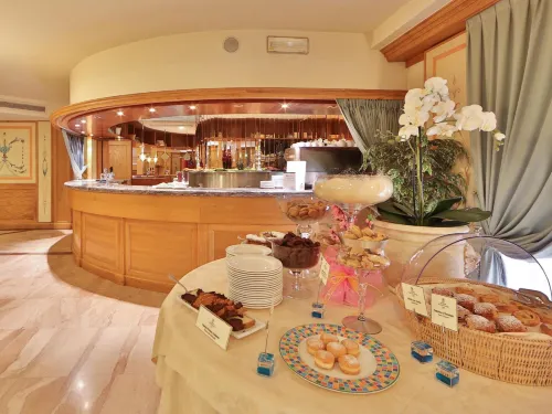 Best Western Grand Hotel Guinigi Restauranger Photos