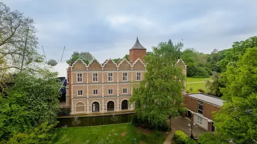 Safestay London Kensington Holland Park Featured Photos