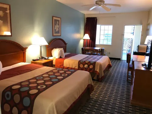 Days Inn by Wyndham Woodland Photos