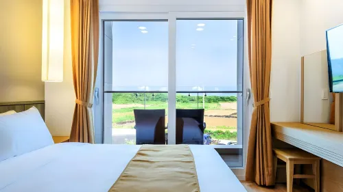Thira Hotel Huoneet Photos