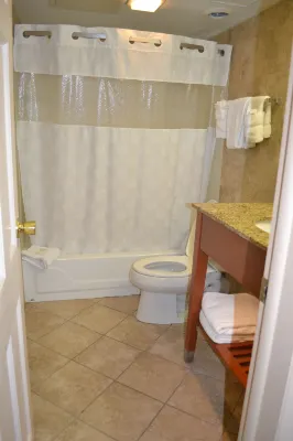Ramada by Wyndham State College Hotel & Conference Center Chambres Photos