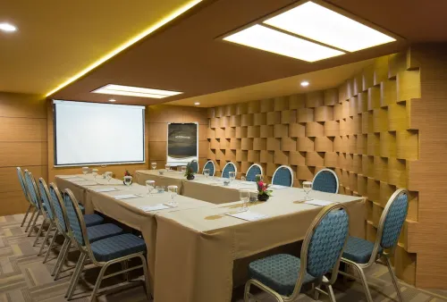 Horison Ultima Suite & Residences Rasuna Jakarta Business Facilities Photos