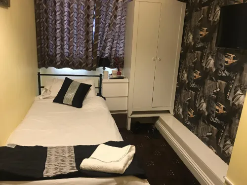 Pacific Inn London Heathrow Camere Photos