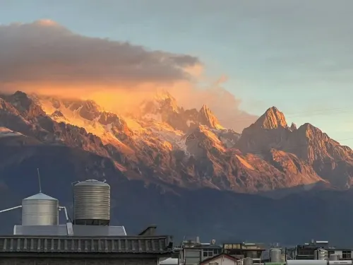 Date jade dragon snow mountain view guest house Hotellin lähellä Photos