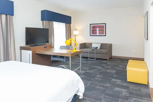 Hampton Inn & Suites West Morgantown University Towne Centre Photos