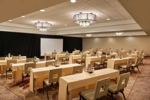 DoubleTree by Hilton Irvine Spectrum Business Facilities Photos
