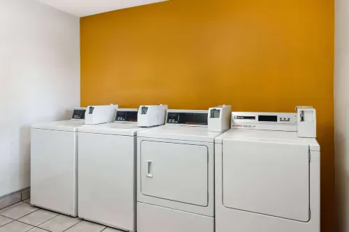 Travelodge by Wyndham Lemoore Near Naval Air Station Espaces publics Photos