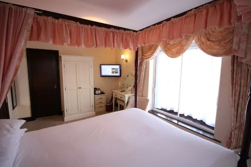 Pilgrims Hotel Photos