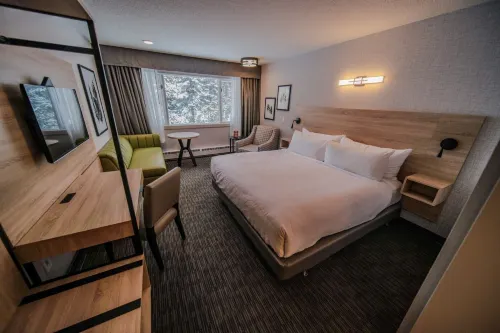 Mountaineer Lodge Photos