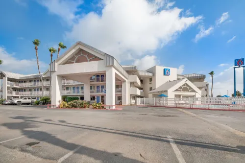 Motel 6 Brownsville, TX North Exterior Photos