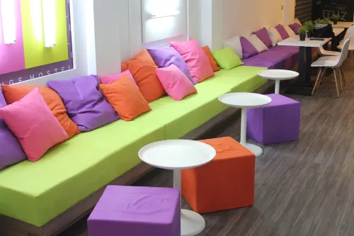 Chameleon Youth Hostel Alicante Restauration Photos
