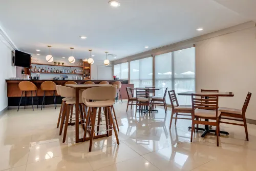 Tryp by Wyndham Tallahassee North I-10 Capital Circle Dining Photos