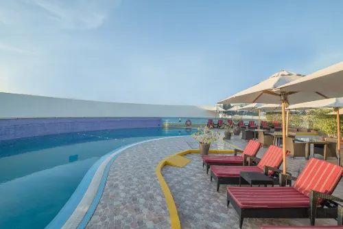 Sunday Hotel Holiday International Dubai Loisirs et amusements Photos