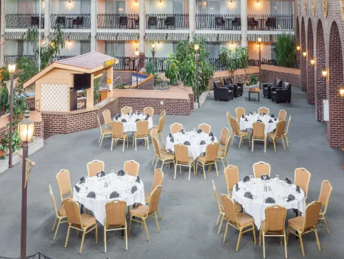 Ramada by Wyndham Fredericton Dining Photos