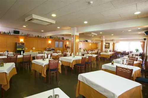 Agora Swiss Night by Fassbind Restauration Photos