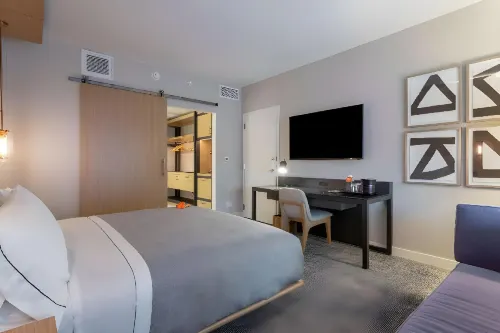 Canopy by Hilton Austin Downtown Rooms Photos