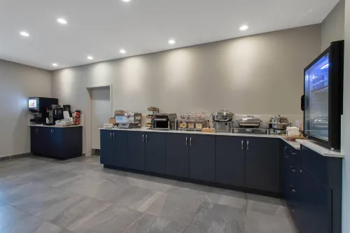 Microtel Inn & Suites by Wyndham Mont Tremblant Dining Photos