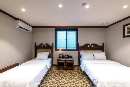 New Chonji Hotel Photos