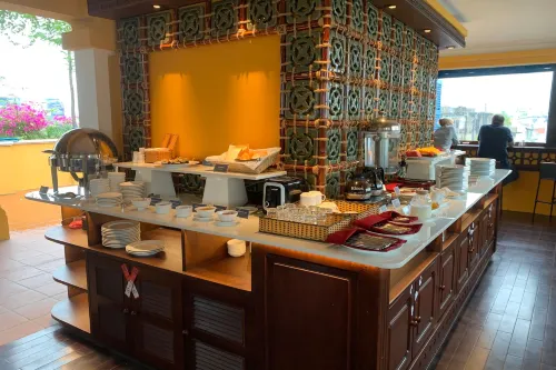 Duc Vuong Saigon Hotel - Bùi Viện Ăn uống Photos