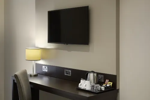 Premier Inn Dover Central (Eastern Ferry Terminal) Hotel Rooms Photos